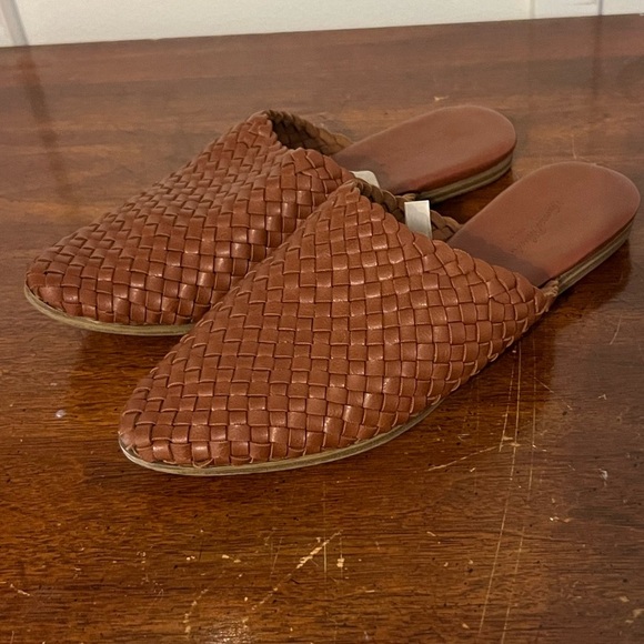 Universal Thread mules size 5 - Picture 1 of 5